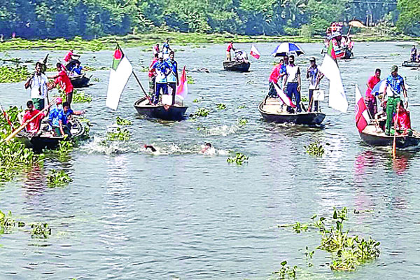 চিত্রায় বর্ণাঢ্য সাঁতার প্রতিযোগিতা