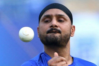 সর্বকালের সেরা টি-২০ একাদশ সাজালেন হরভজন, বাদ কোহলি 

