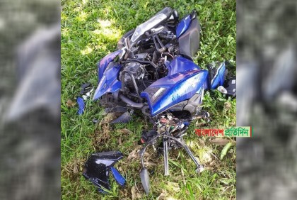 মোটরসাইকেলে ঘুরতে বেরিয়ে প্রাণ গেল ৩ স্কুলছাত্রের