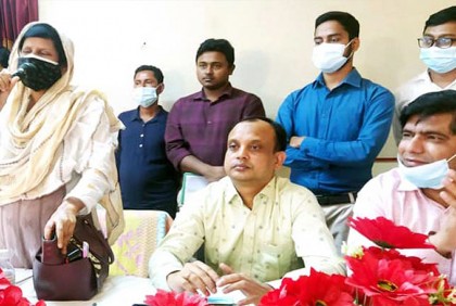মহেশপুরে স্বাস্থ্য কর্মকর্তাকে লাঞ্ছিতের ঘটনায় প্রতিবাদ