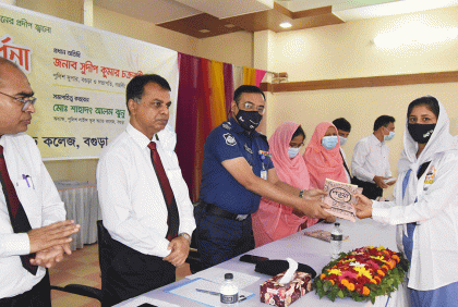 'শিক্ষার্থীকে সামাজিক ও মানবিক মূল্যবোধ নিয়ে বেড়ে উঠতে হবে'