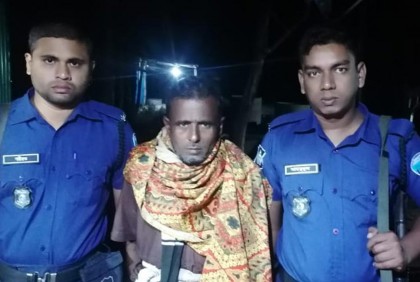 তুচ্ছ ঘটনায় গৃহবধূকে কুপিয়ে হত্যা, গ্রেফতার ১