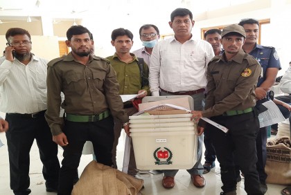 নাসিরনগরে ১৩ ইউপিতে নির্বাচন কাল, নির্বাচনী সরঞ্জাম বিতরণ