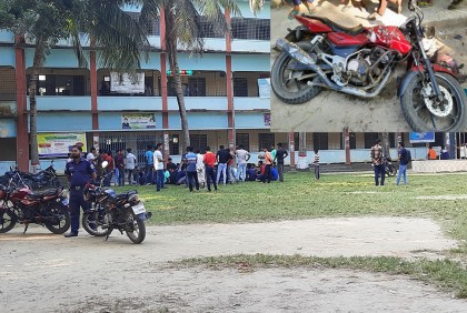 ছাত্রলীগের দুই পক্ষের সংঘর্ষ, মোটরসাইকেল ভাঙচুর

