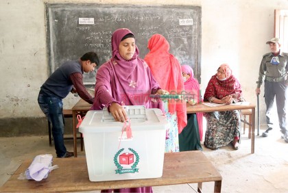 ঠাকুরগাঁওয়ে শান্তিপূর্ণভাবে ভোট শুরু