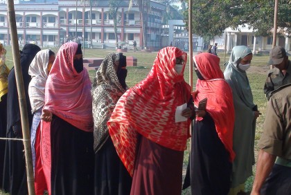 কাপাসিয়ার ১১ ইউনিয়নে উৎসবমুখর ভোট শুরু