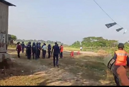 কুমিল্লায় দুই প্রার্থীর সমর্থকদের টেঁটা নিয়ে সংঘর্ষ, আহত ১০