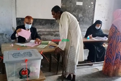 পিরোজপুরে তিন উপজেলার ৮ ইউনিয়নে ভোটগ্রহণ চলছে