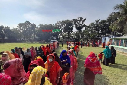 নাটোরে ১২টি ইউনিয়নে নারী ভোটারদের উপস্থিতি লক্ষণীয়