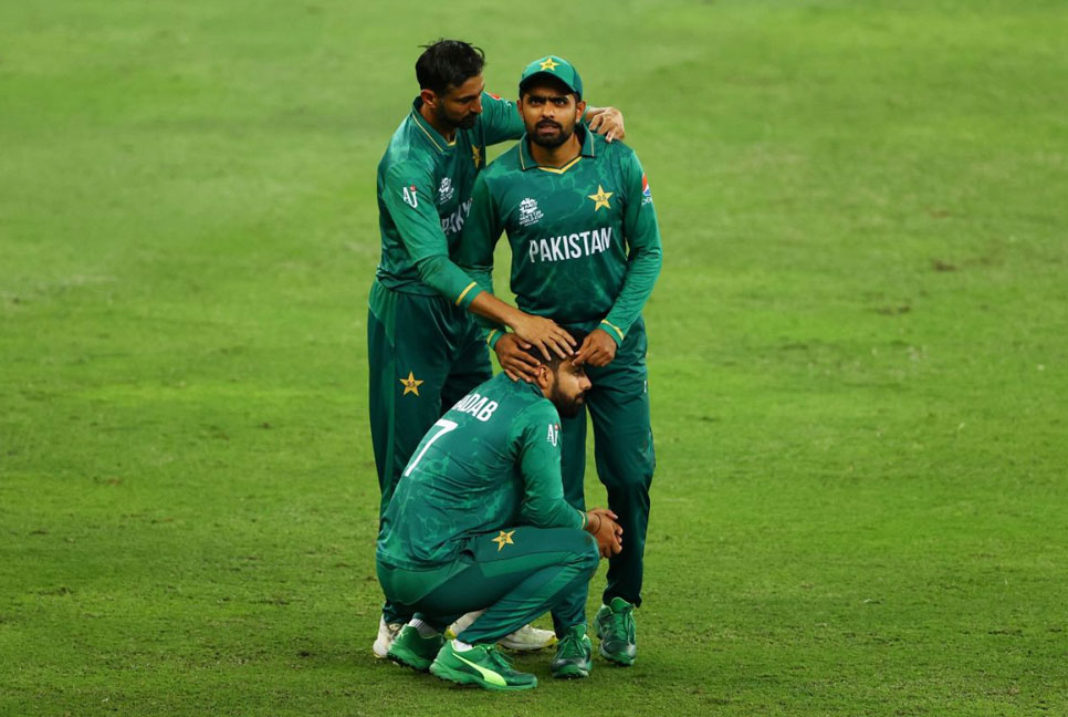 ক্যাচটা ধরতে পারলে ভিন্ন কিছু হতো: বাবর