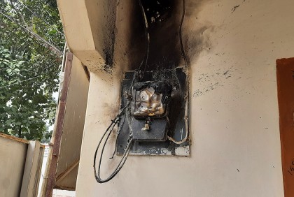বৈদ্যুতিক মিটারে দুর্বৃত্তদের অগ্নিসংযোগ
