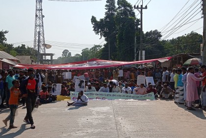 ভোট কারচুপির অভিযোগে সড়ক অবরোধ 