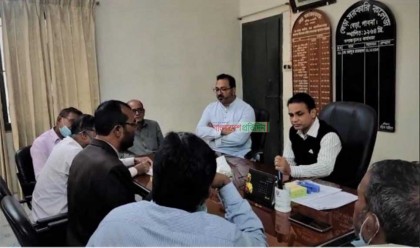 ভাইকে বিজয়ী করতে সরকারি কলেজে শিক্ষকদের সঙ্গে বৈঠক এমপিপুত্রের!

