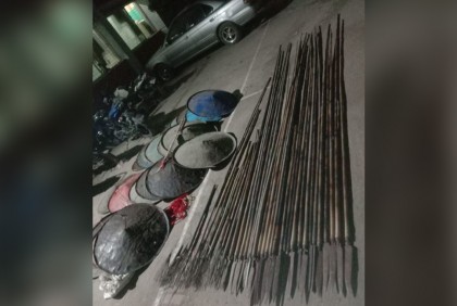 ভাঙ্গায় দেশীয় অস্ত্র উদ্ধার