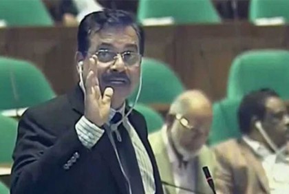 তোপের মুখে বক্তব্য প্রত্যাহার, ওয়াকআউট করলেন বিএনপির এমপি হারুন

