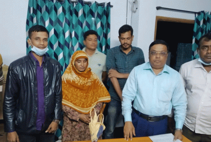 মেহেরপুরে নারী মাদক ব্যবসায়ী আটক 