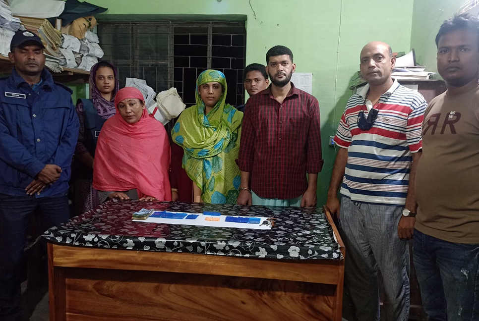 চরফ্যাশনে ৮০০ পিস ইয়াবাসহ গ্রেফতার ৩