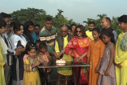 নেত্রকোনায় বারী সিদ্দিকীর জন্মদিন উদযাপন