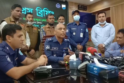 পুলিশে চাকরি দেওয়ার কথা বলে প্রতারণা, গ্রেফতার ১