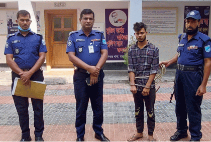 চাকরির কথা বলে বন্ধুকে হত্যা 