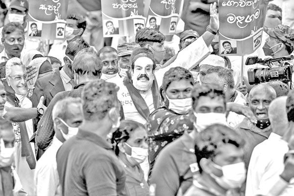 সাধারণ মানুষও আন্দোলনে