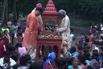 মানিকগঞ্জে ৫২০ বছরের পুষ্পরথ উৎসব