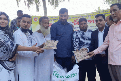 হাকিমপুরে কৃষকের মধ্যে বীজ-সার বিতরণ