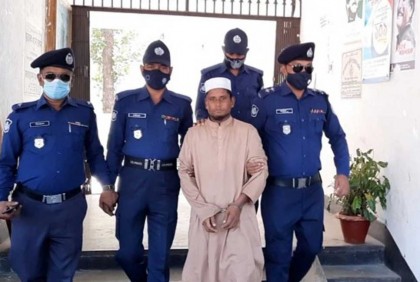 এতিম তিন শিশু পেটানো সেই শিক্ষক আটক 

