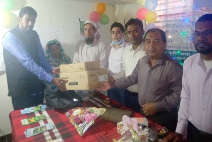বরগুনায় বিনামূল্যে আইসিটি মালামাল বিতরণ