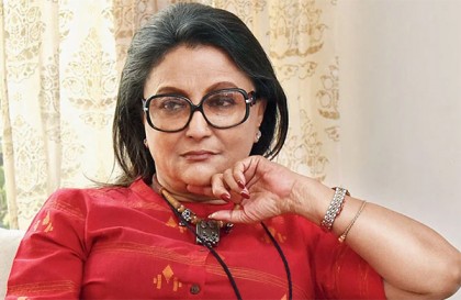 সীমান্ত হত্যা নিয়ে মন্তব্য করায় অপর্ণা সেনকে আইনি নোটিশ 