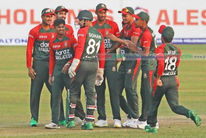 ২৩ রানে ৩ উইকেট নেই পাকিস্তানের

