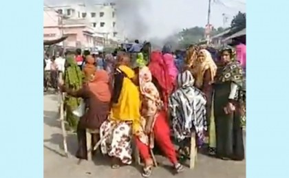 নির্বাচনী সহিংসতায় আহত যুবকের মৃত্যু, সড়ক অবরোধ