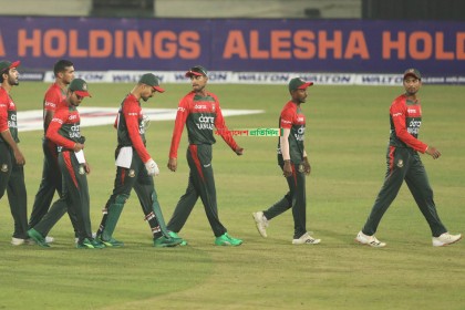 ব্যর্থতার চক্রে বাংলাদেশ, এক ম্যাচ হাতে রেখে সিরিজ জয় পাকিস্তানের
