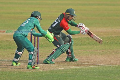 প্রায় ১০ ওভার ডট দিয়েছেন টাইগার ব্যাটাররা!

