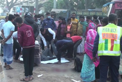 মানিকগঞ্জে ট্রাক-রিকশার সংঘর্ষে নিহত ১