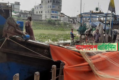 সাগরে বেড়েছে জলদস্যুর তৎপরতা, এক সপ্তাহে ৪ ট্রলারে হামলা