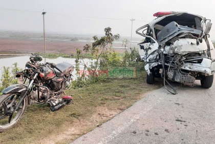 সিংড়ায় অ্যাম্বুলেন্স-মোটরসাইকেলের সংঘর্ষে প্রাণ গেল যুবকের