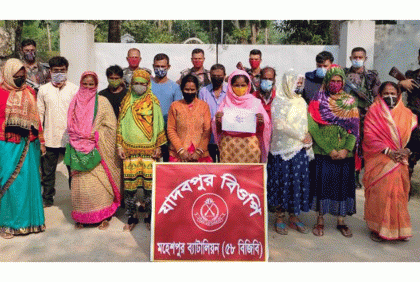 মহেশপুর সীমান্তে নারী-শিশুসহ আটক ১৭