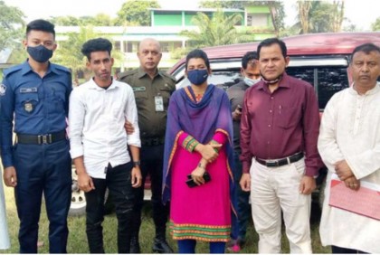 বড় ভাইয়ের এসএসসি পরীক্ষা দিচ্ছে ছোট ভাই!

