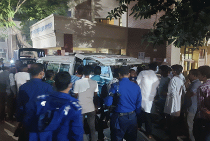 জয়পুরহাটে ট্রাক-ভ্যানের সংঘর্ষে দুইজন মাদ্রাসা শিক্ষার্থী নিহত 
