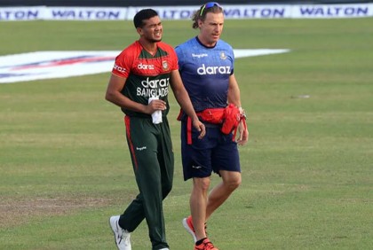 প্রথম টেস্ট থেকে ছিটকে পড়লেন তাসকিন


