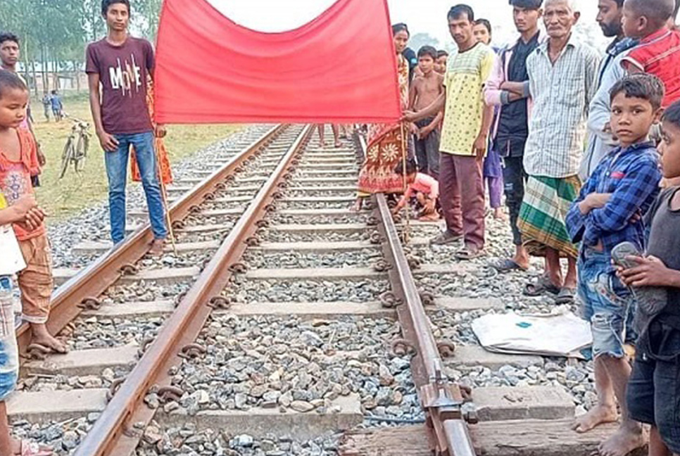 কিশোরের বুদ্ধিতে দুর্ঘটনা থেকে রক্ষা পেল ট্রেন