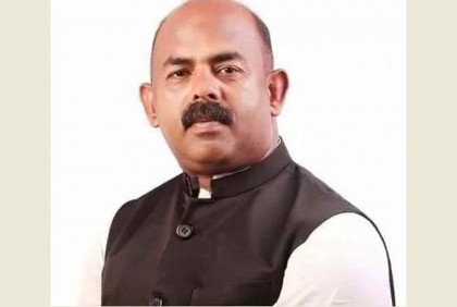 ওরা এসেছিল সাতটি মোটরসাইকেলে