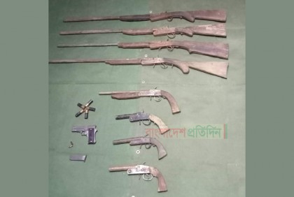 মহেশখালীতে র‌্যাবের অভিযানে অস্ত্রসহ আটক ৩
