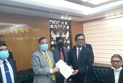 খালেদা জিয়াকে বিদেশে নিতে স্মারকলিপি, ‘পরীক্ষা করে সিদ্ধান্ত’


