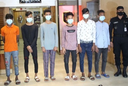 রাজধানীতে ভয়ঙ্কর কিশোর গ্যাং ‘ভাইব্বা ল কিং’