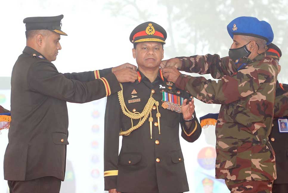 কোর অব ইঞ্জিনিয়ার্সের ‘কর্নেল কমান্ড্যান্ট’ হিসেবে অভিষিক্ত হলেন সেনাবাহিনী প্রধান

