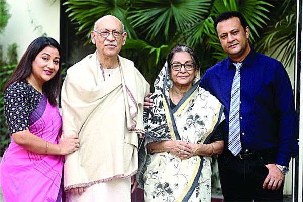 আবুল হায়াতের পরিচালনায় তাঁরা