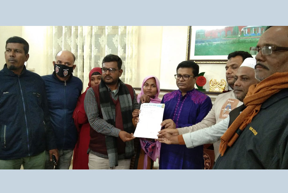 আব্বাসের প্রতি অনাস্থা জানিয়ে জেলা প্রশাসককে ১২ কাউন্সিলরের চিঠি