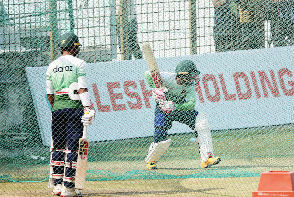 টেস্টে সবসময় সিনিয়রদের প্রয়োজন হয়: মুমিনুল
